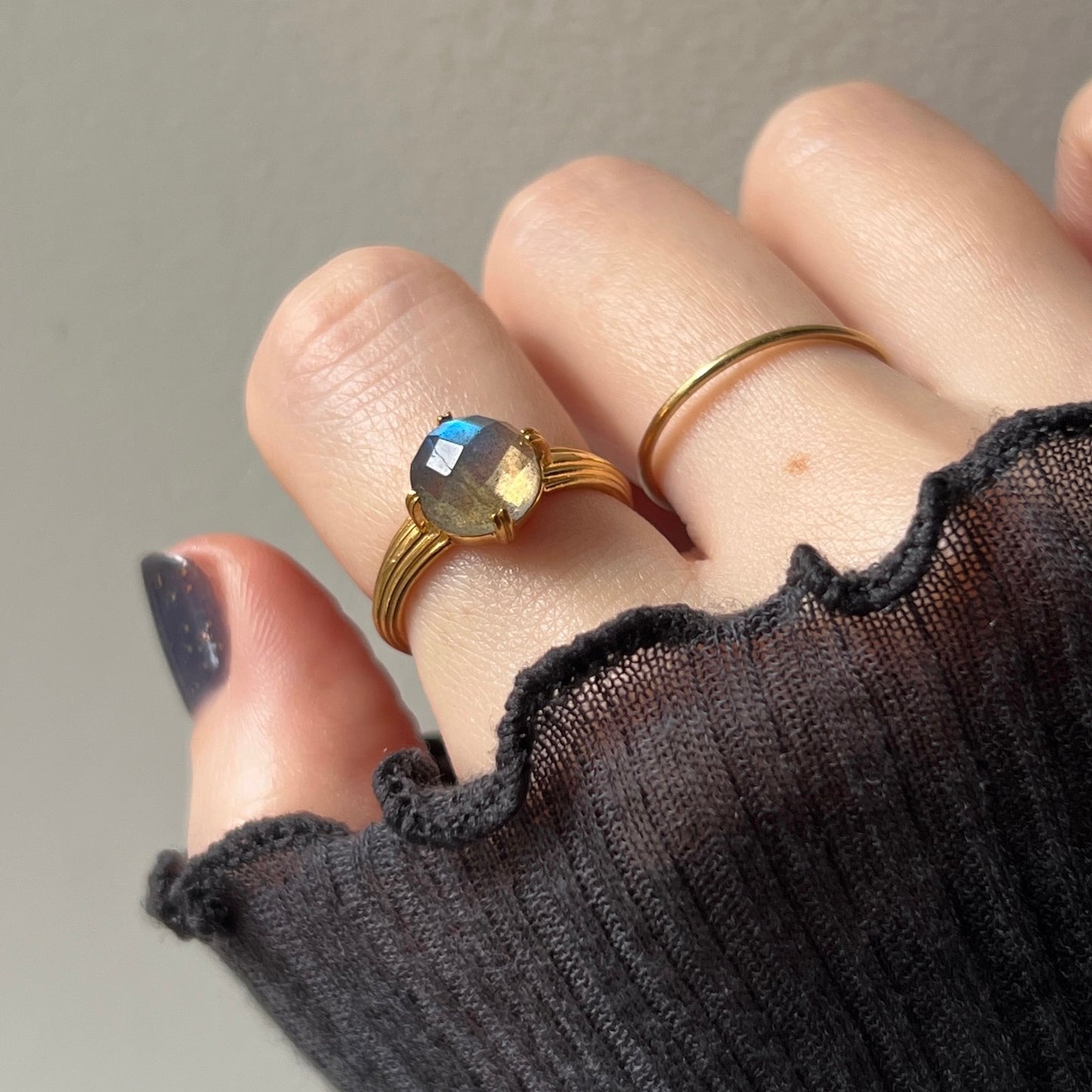 [ labradorite (rose cut) ] croissant gold