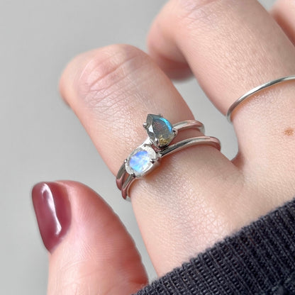 [ rainbow moon stone ] oval faceted cut ring  silver