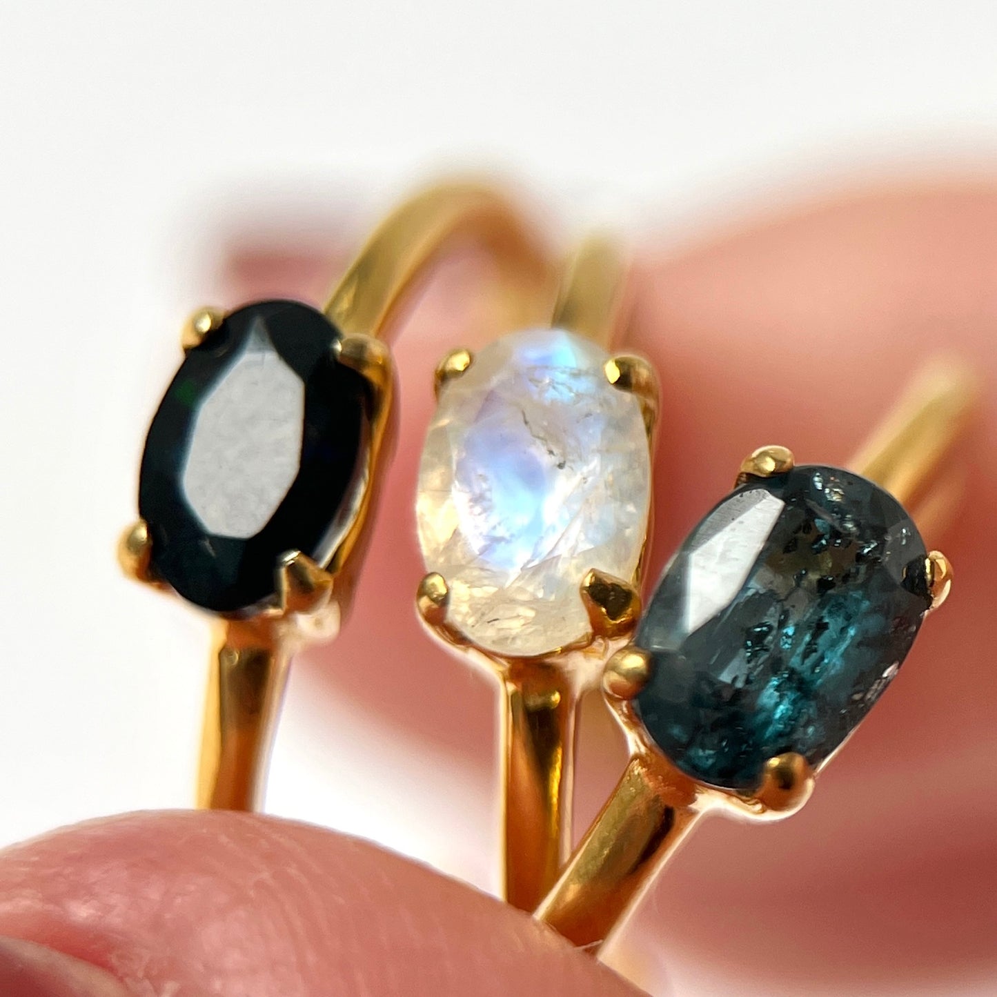 [ black opal ] oval faceted cut ring  gold