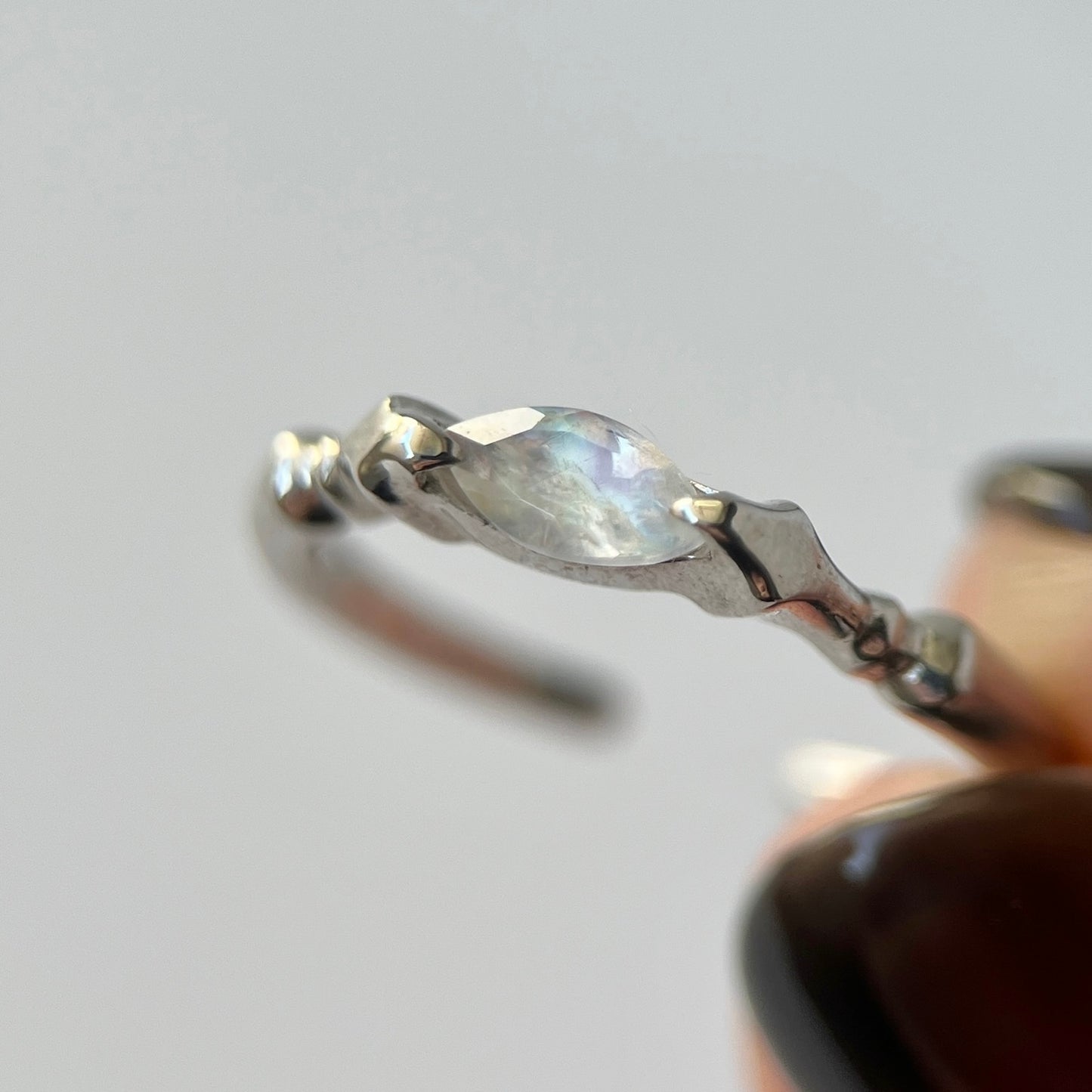 [ rainbow moon stone ] polar star silver