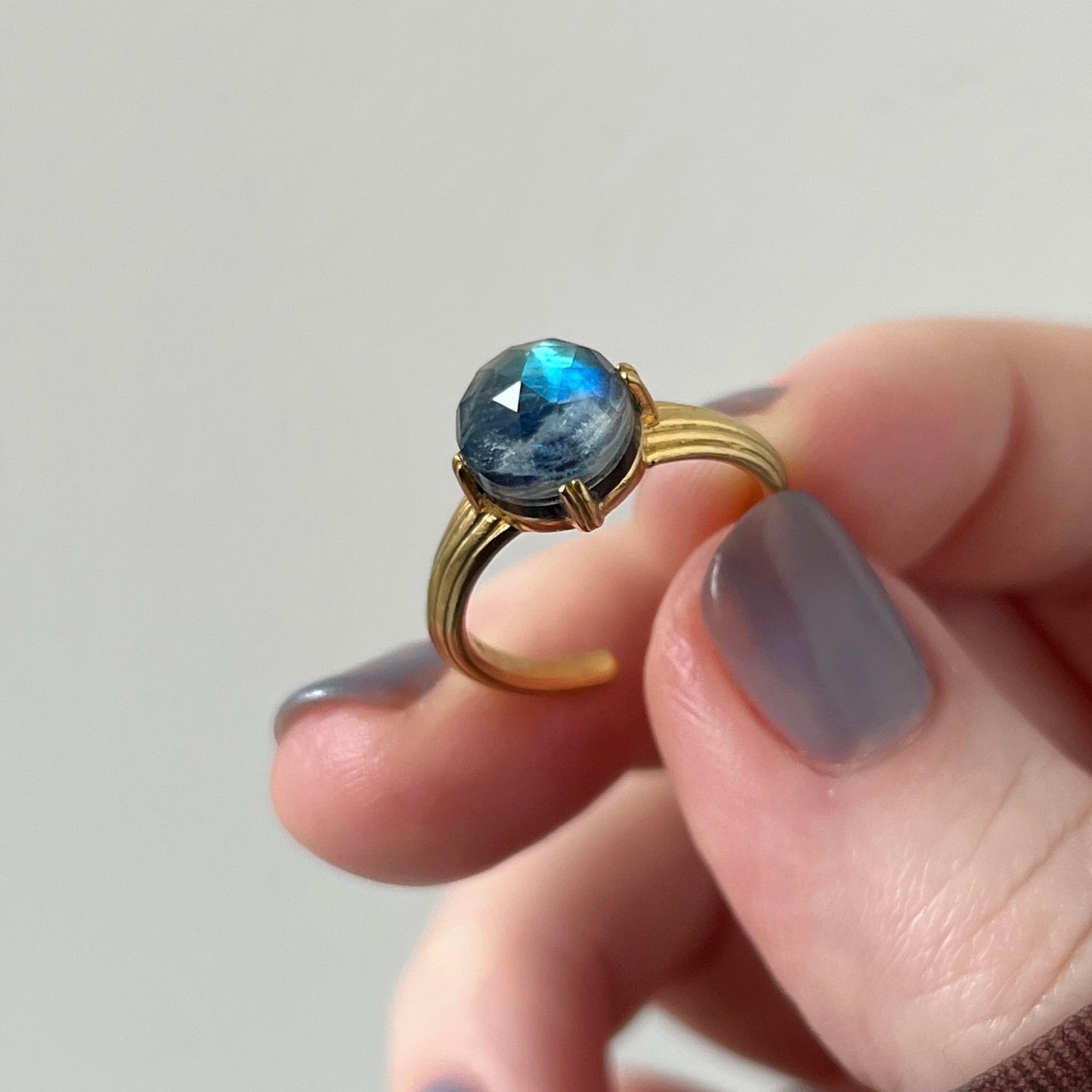 [ onyx, labradorite & crystal ] croissant gold