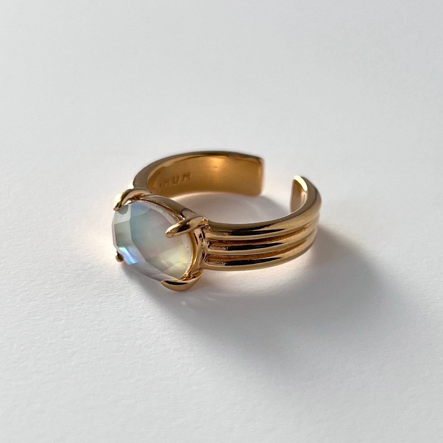 [ black shell (multi-faceted) ] trois gold