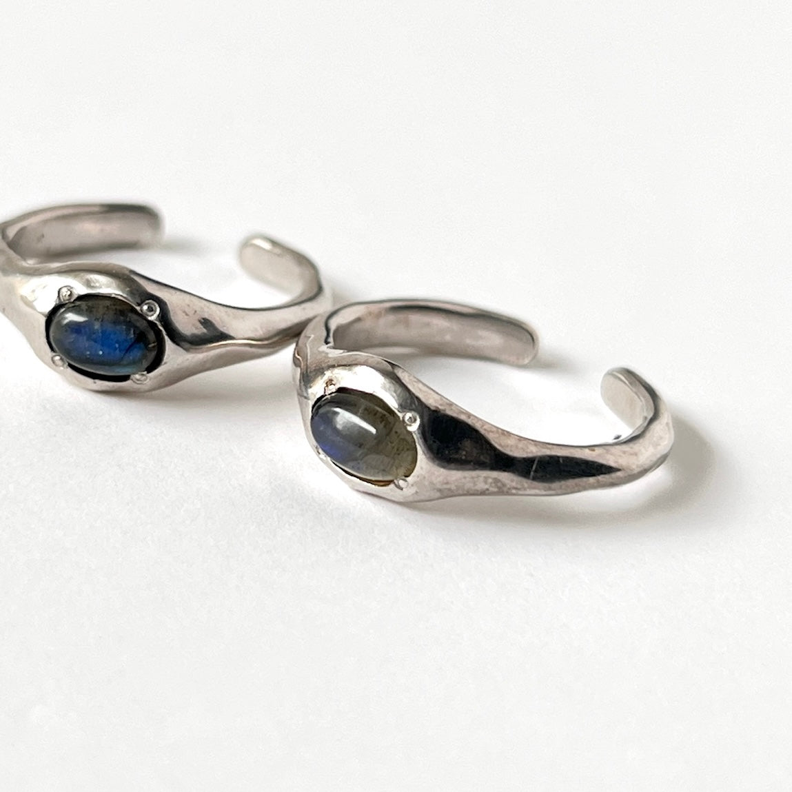[ light blue labradorite ] pebble silver