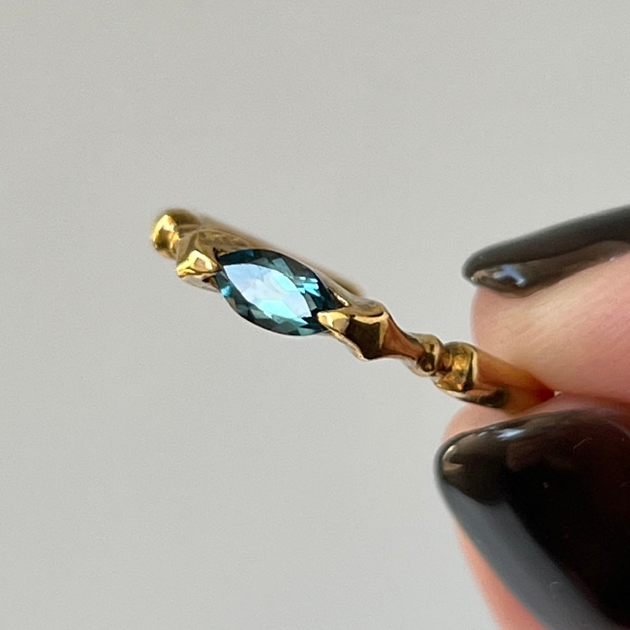 [ london blue topaz ] polar star gold