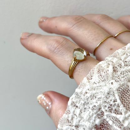 [ green amethyst (multi-faceted) ] croissant gold