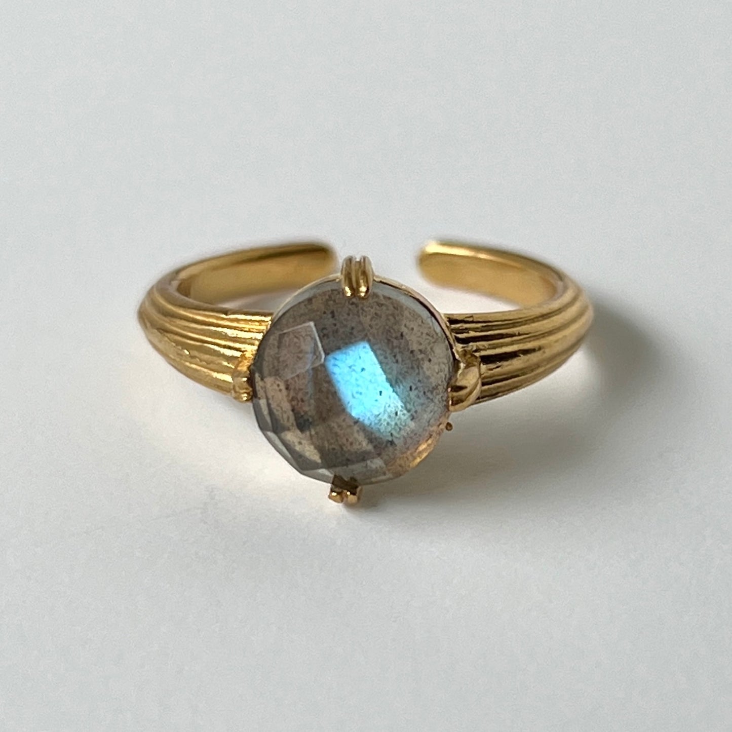 [ labradorite (rose cut) ] croissant gold
