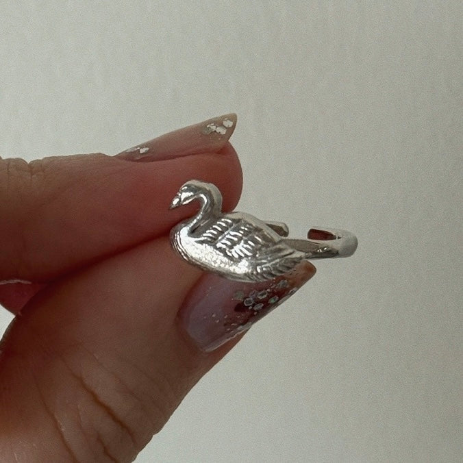 [ silver ] swan pinky