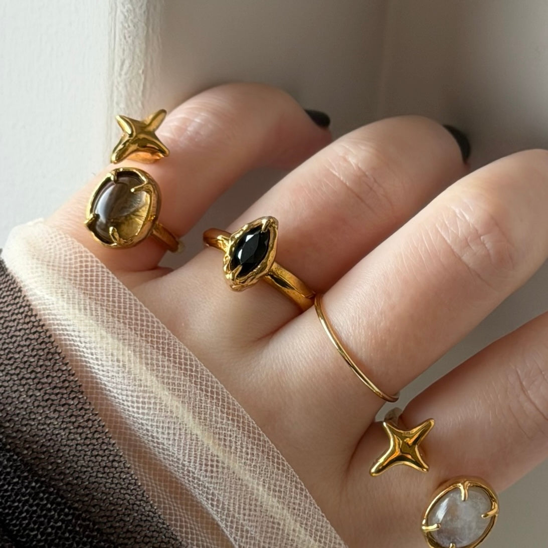 [ black spinel ] marquis stone gold