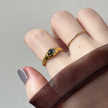 [ blue labradorite ] pebble gold