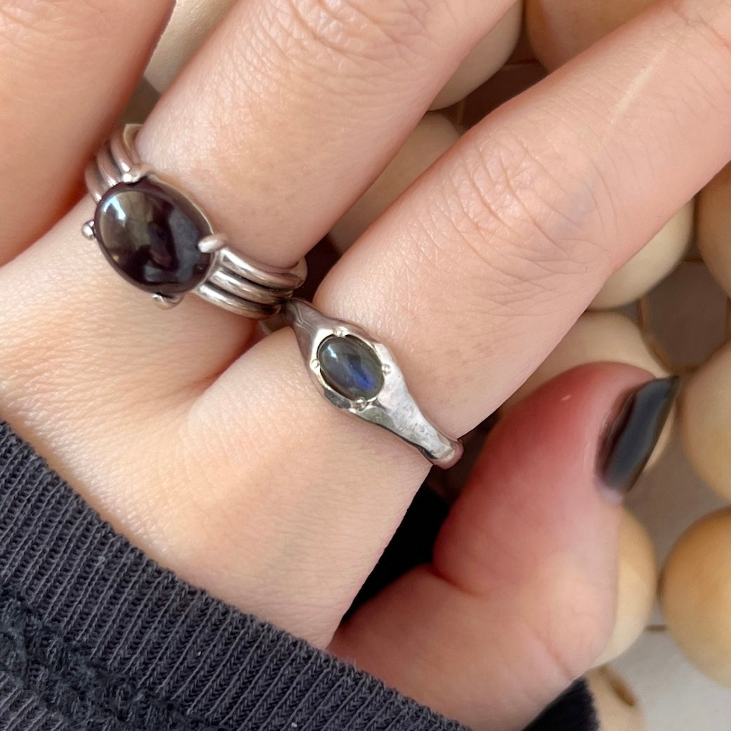 [ light blue labradorite ] pebble silver