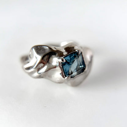 [ light blue glass ]  melt ring  silver
