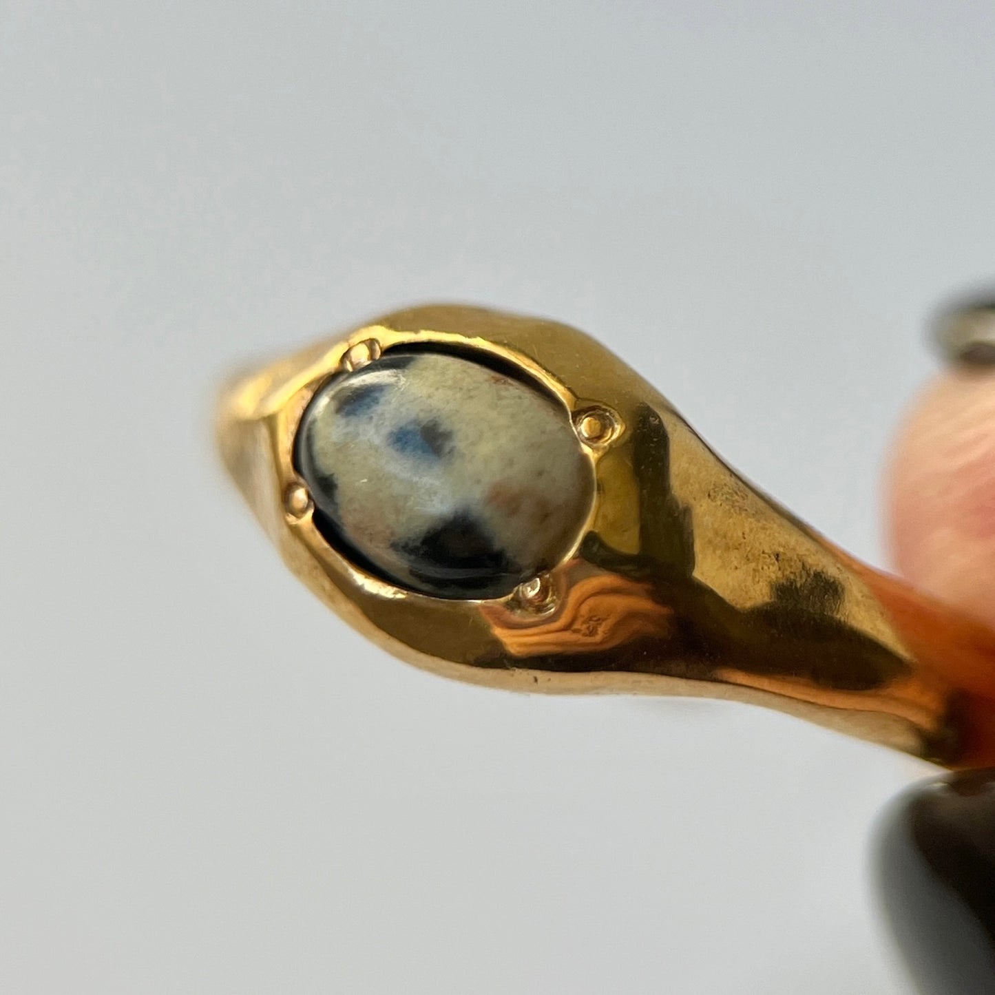 [ dalmatian jasper ] pebble gold