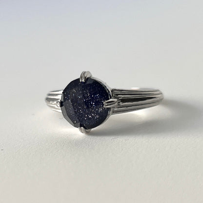 [ blue gold stone (multi-faceted) ] croissant silver