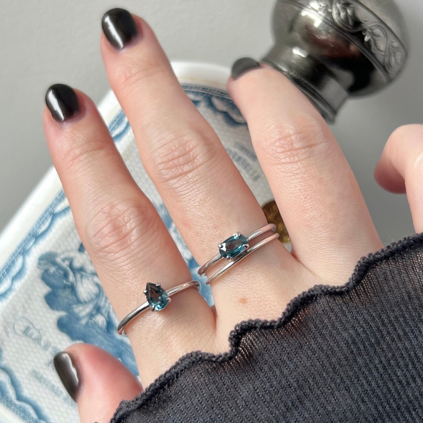 [ indigo blue kyanite ] oval faceted cut ring  silver