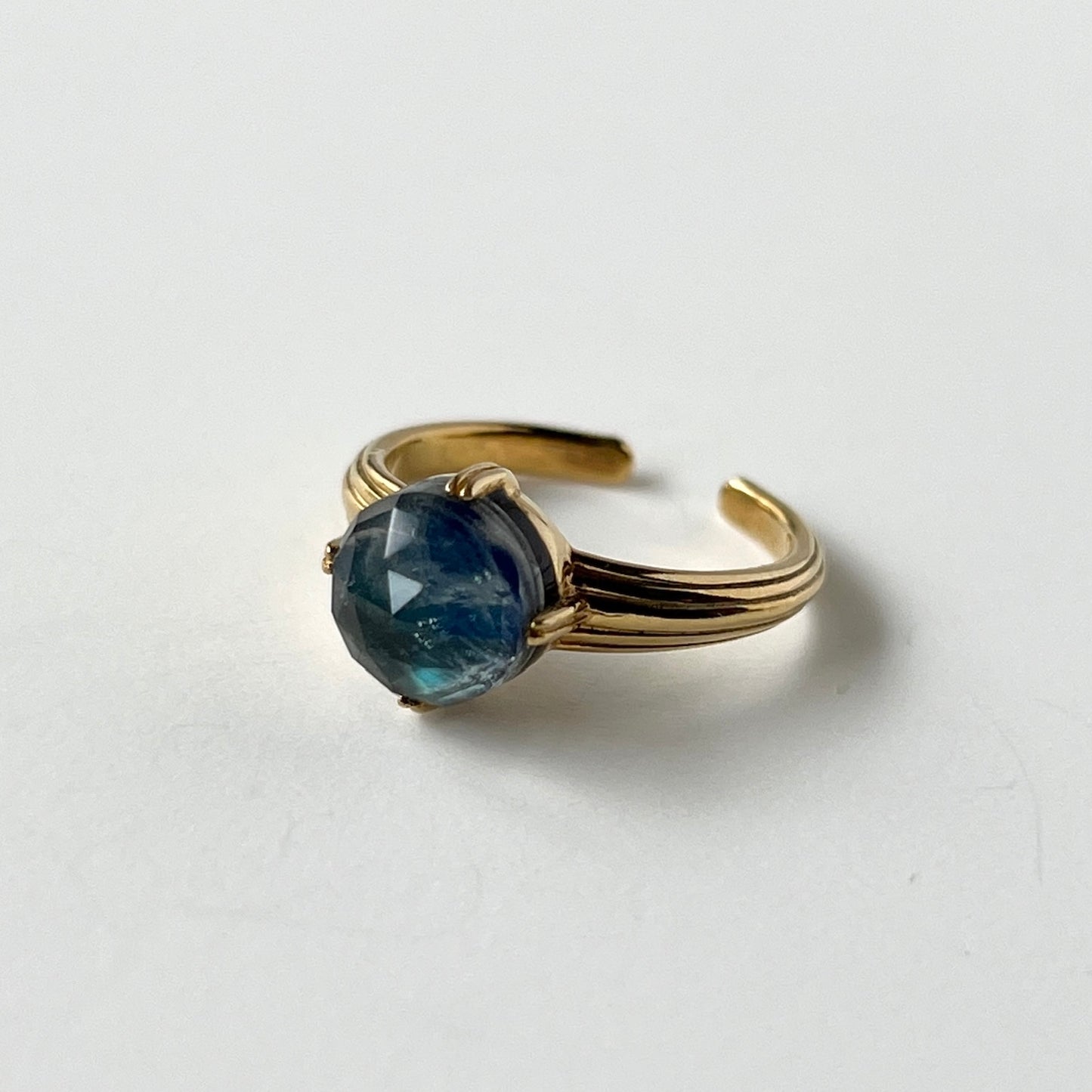 [ onyx, labradorite & crystal ] croissant gold