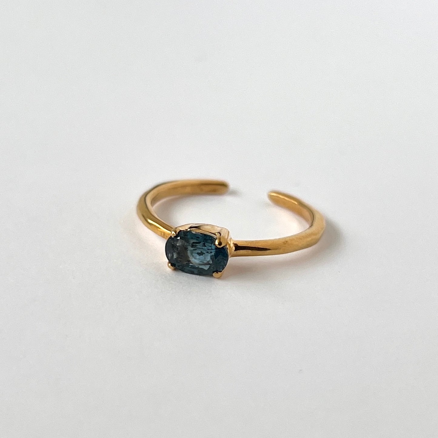 [ indigo blue kyanite ] oval faceted cut ring  gold [ free size ]
