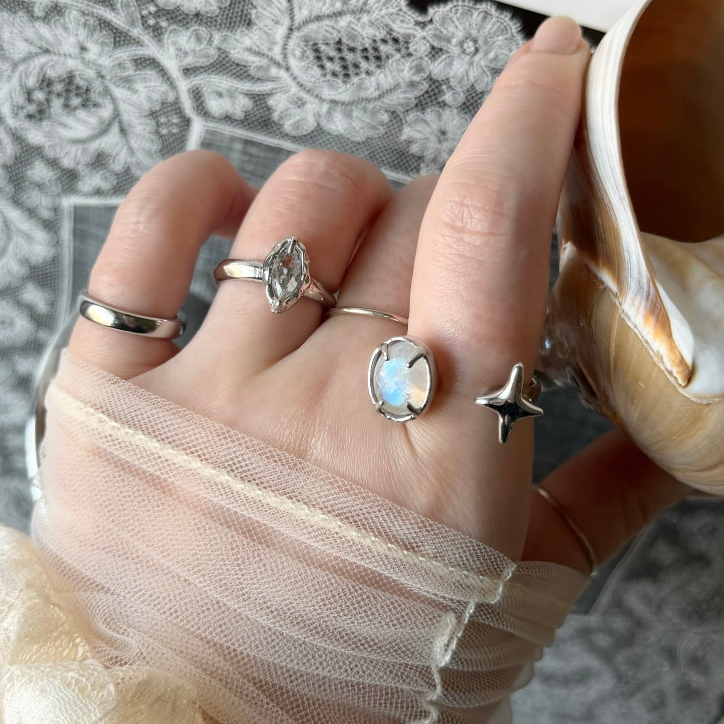 [ rainbow moon stone ] four pointed star silver