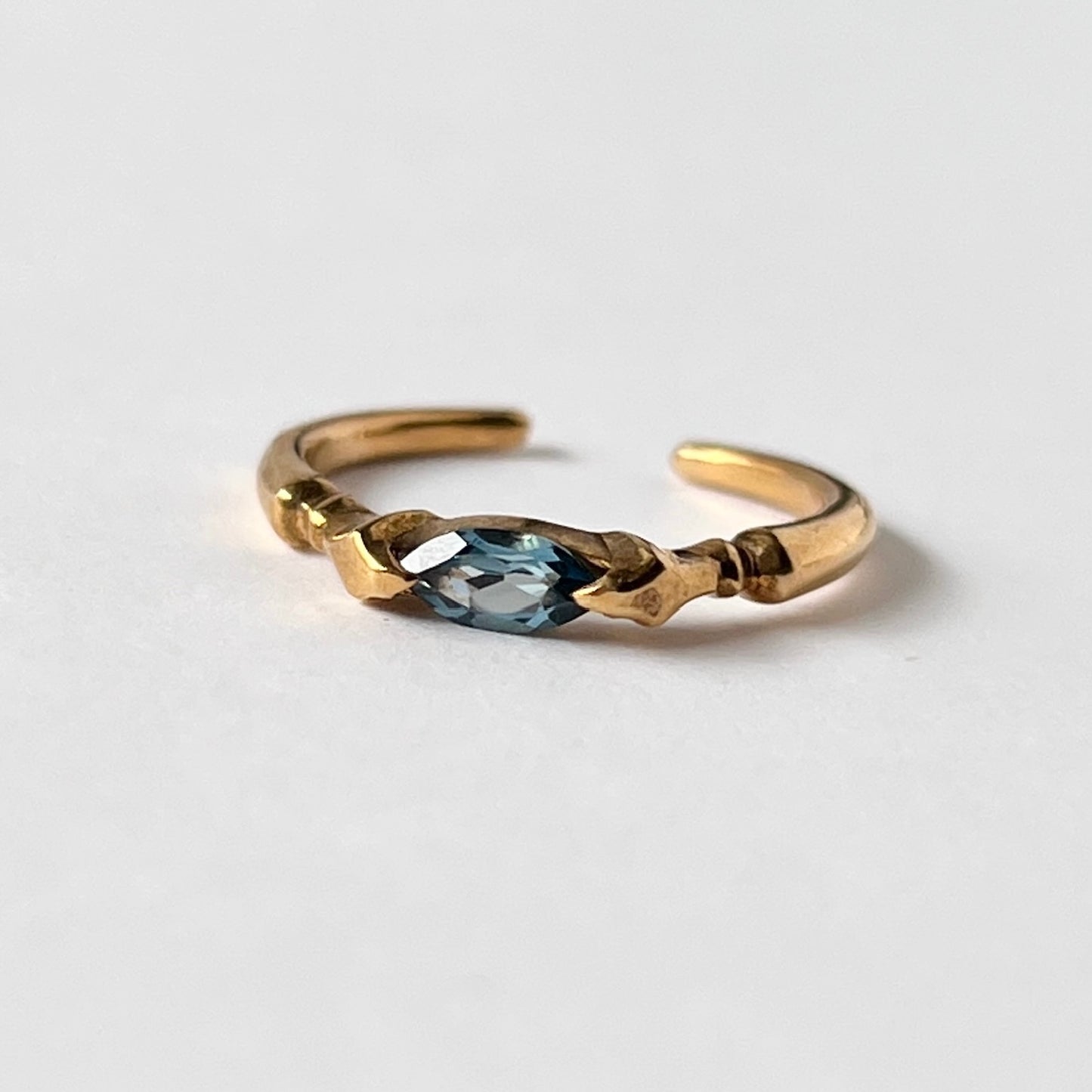 [ london blue topaz ] polar star gold