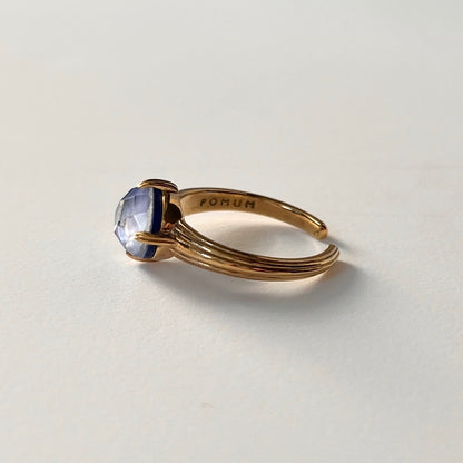 [ lapis lazuli x white shell (multi-faceted) ] croissant gold