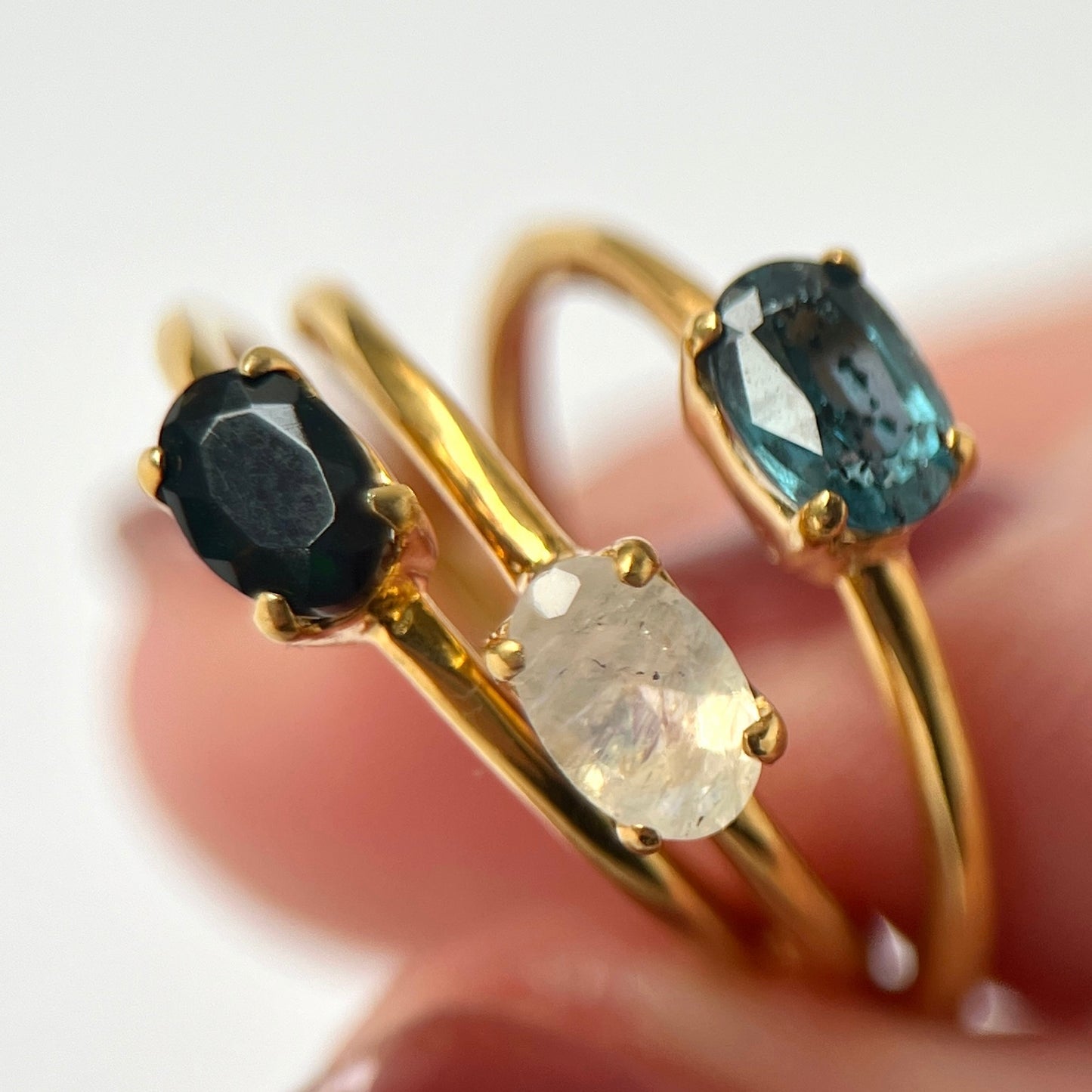 [ rainbow moon stone ] oval faceted cut ring  gold