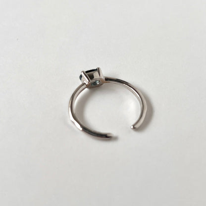 [ indigo blue kyanite ] oval faceted cut ring  silver