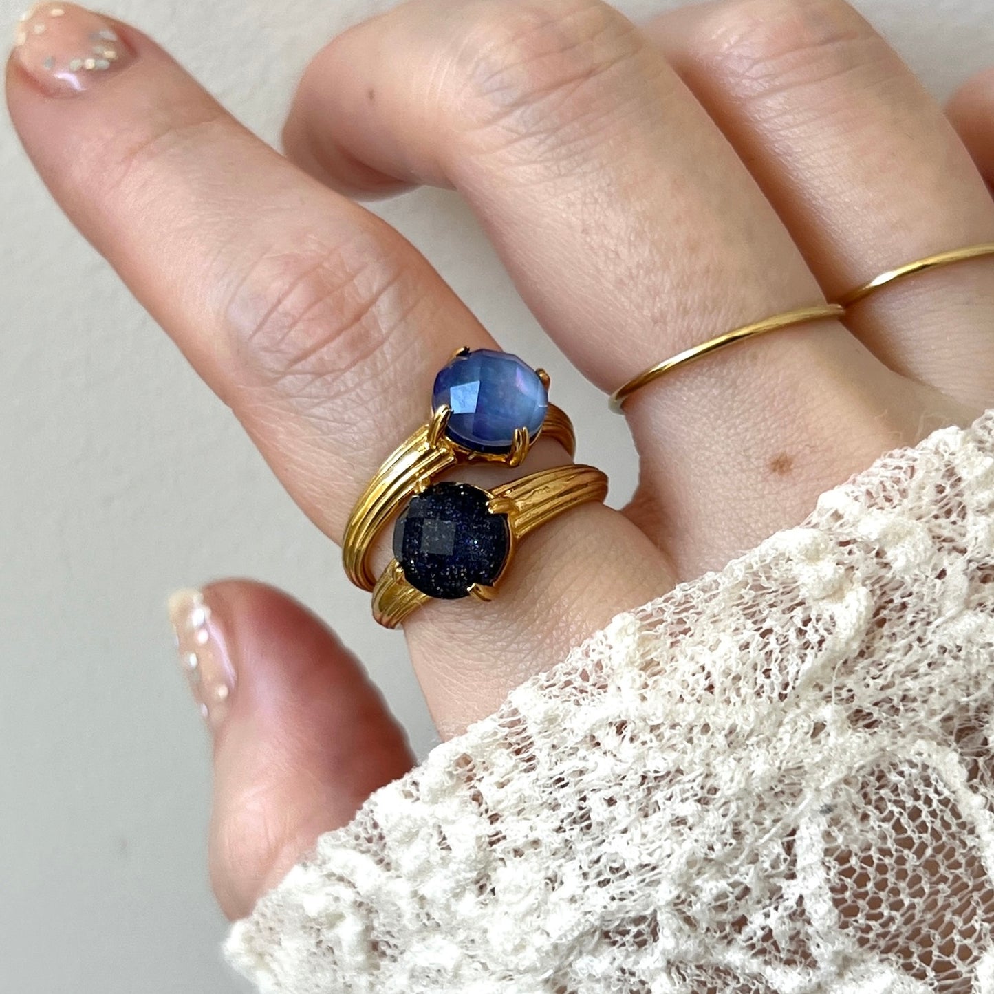 [ blue gold stone (multi-faceted) ] croissant gold