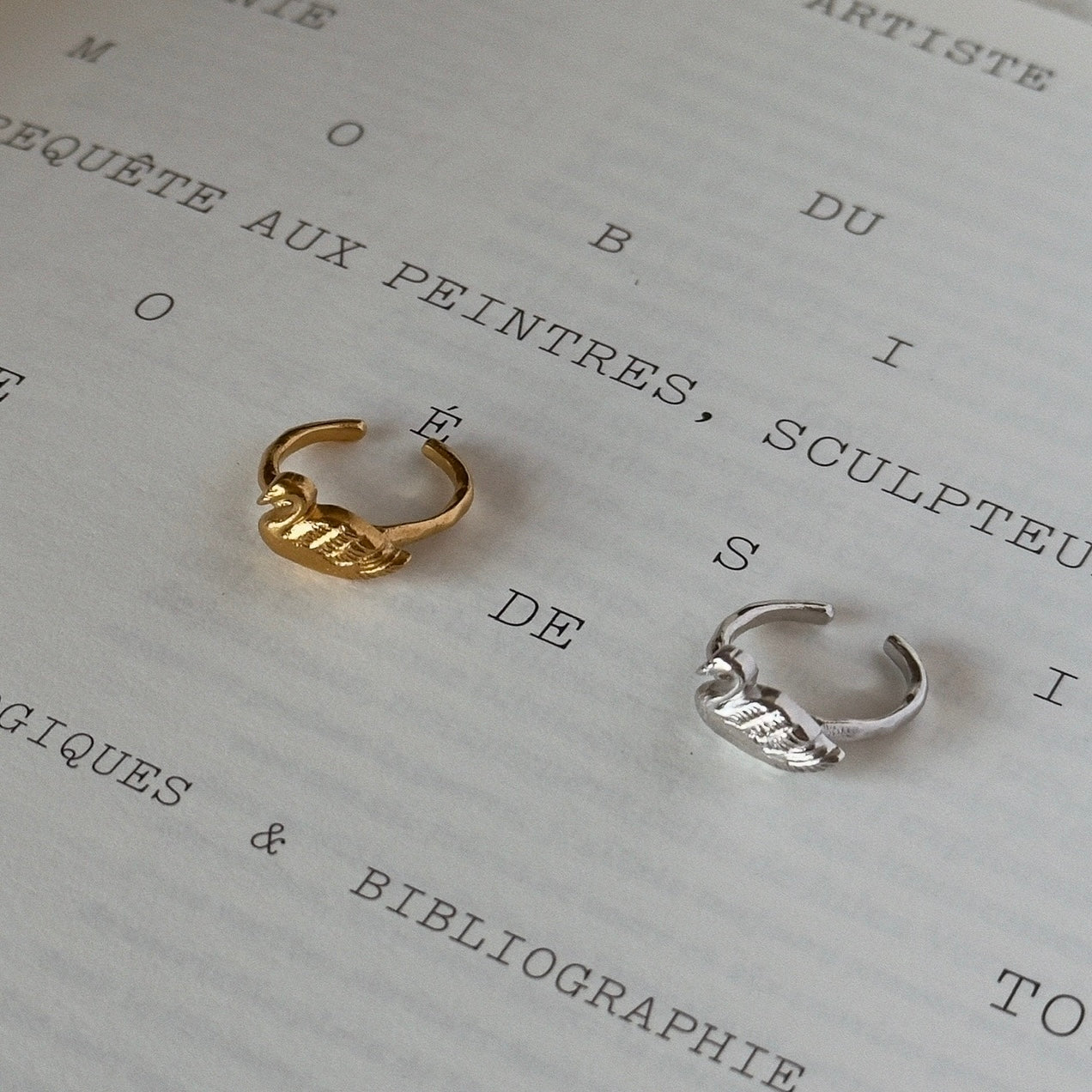 [ gold ] swan pinky