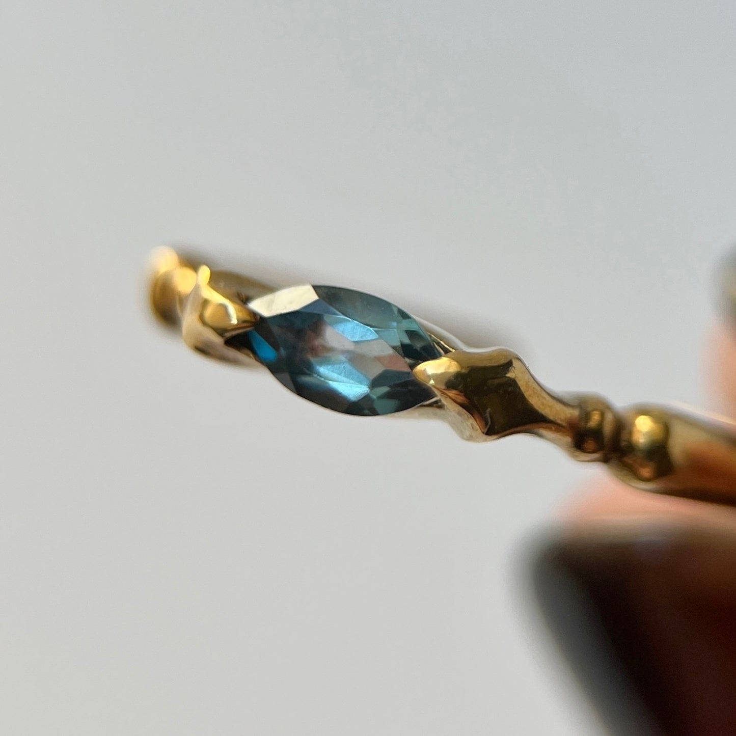 [ london blue topaz ] polar star gold