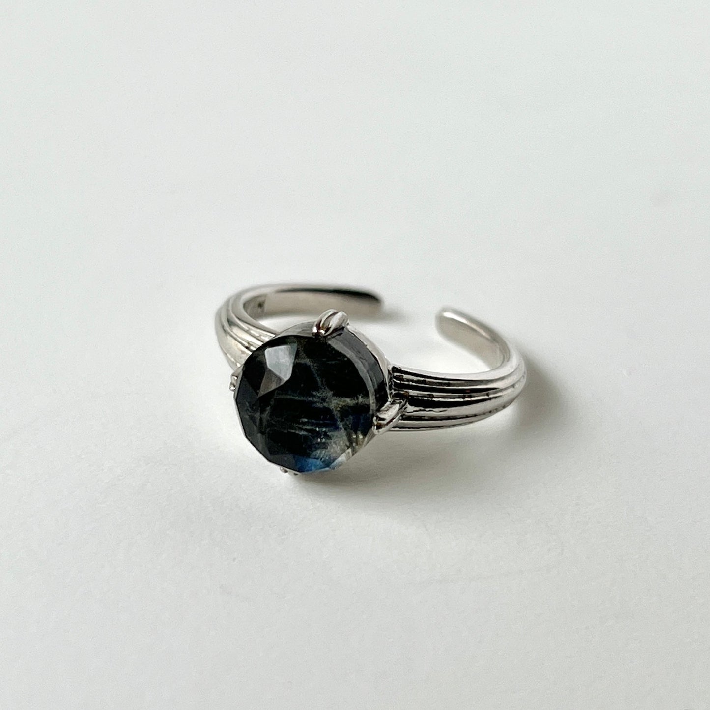 [ onyx, labradorite & crystal ] croissant silver