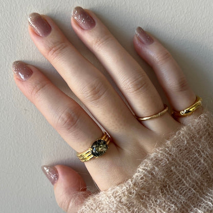 [ black amber ] trois gold