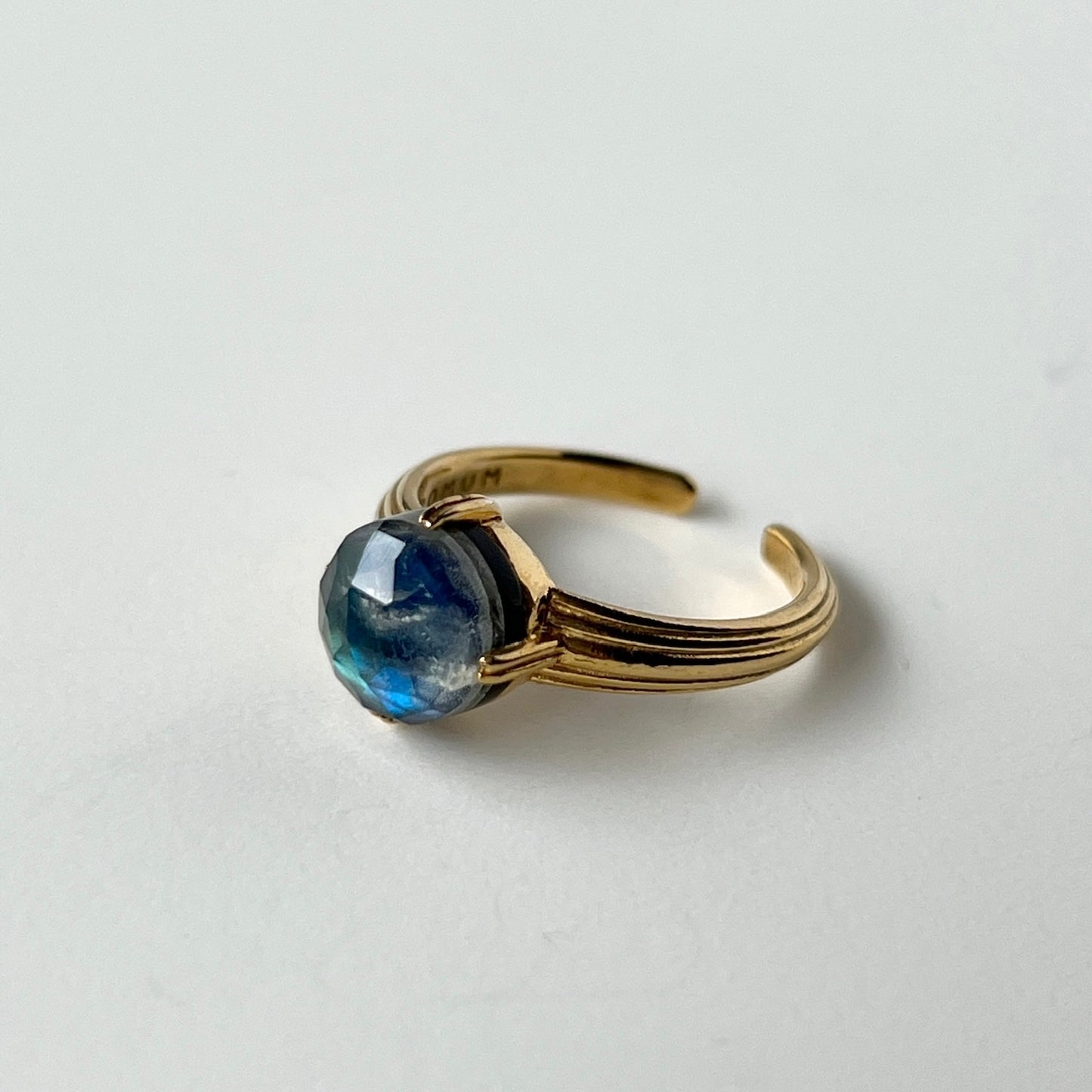 [ onyx, labradorite & crystal ] croissant gold