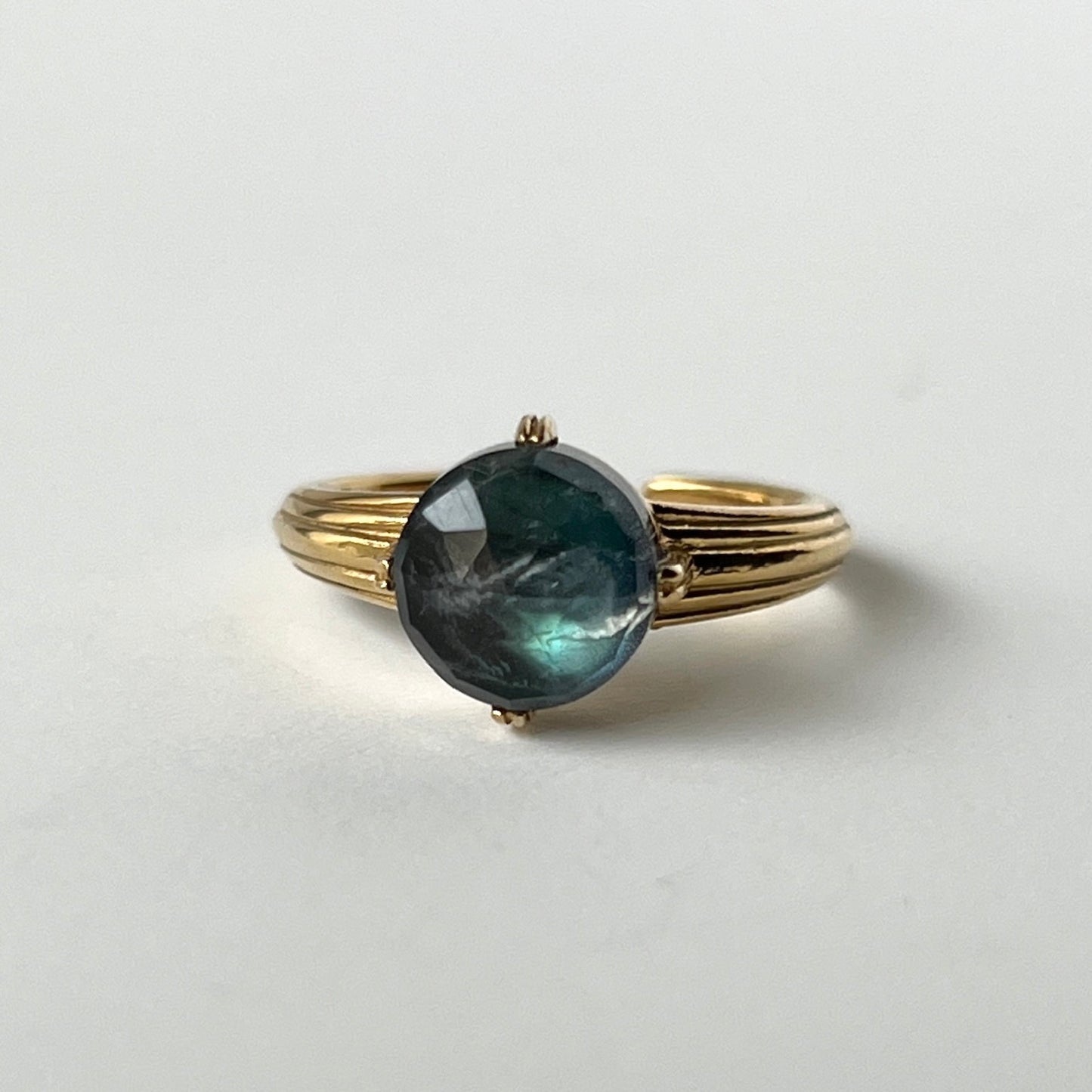 [ onyx, labradorite & crystal ] croissant gold