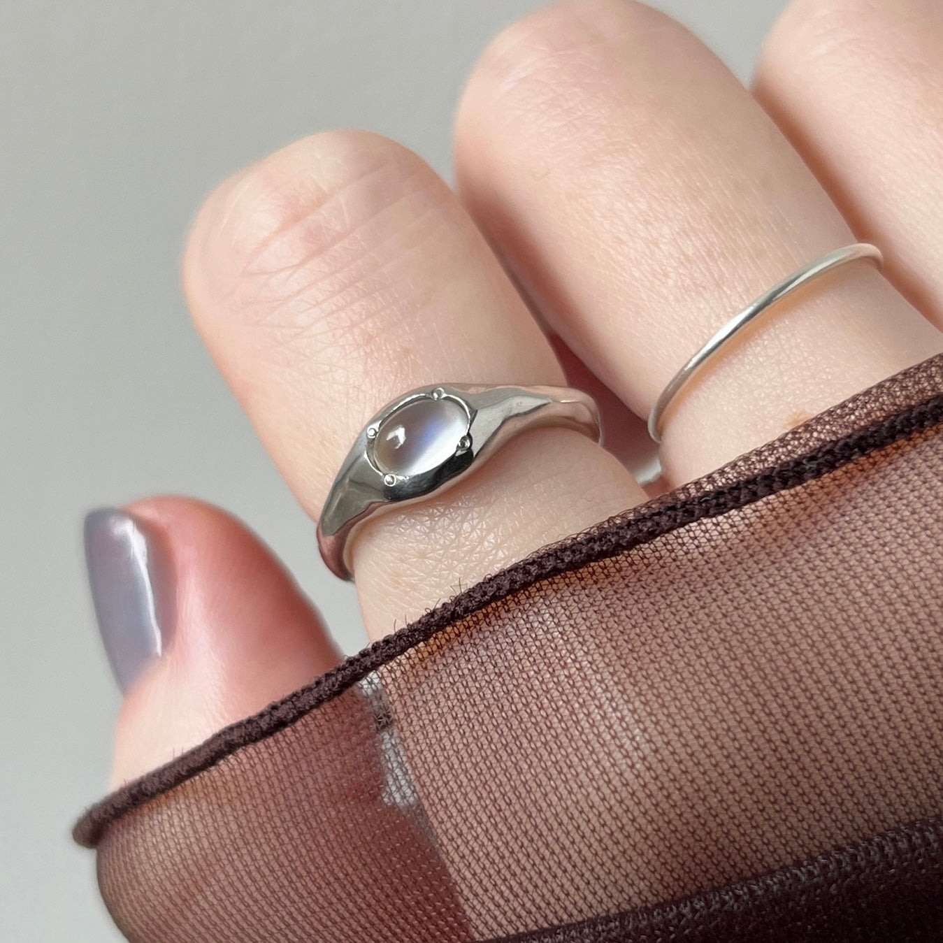 [ royal blue moon stone ] pebble silver [ free size ]