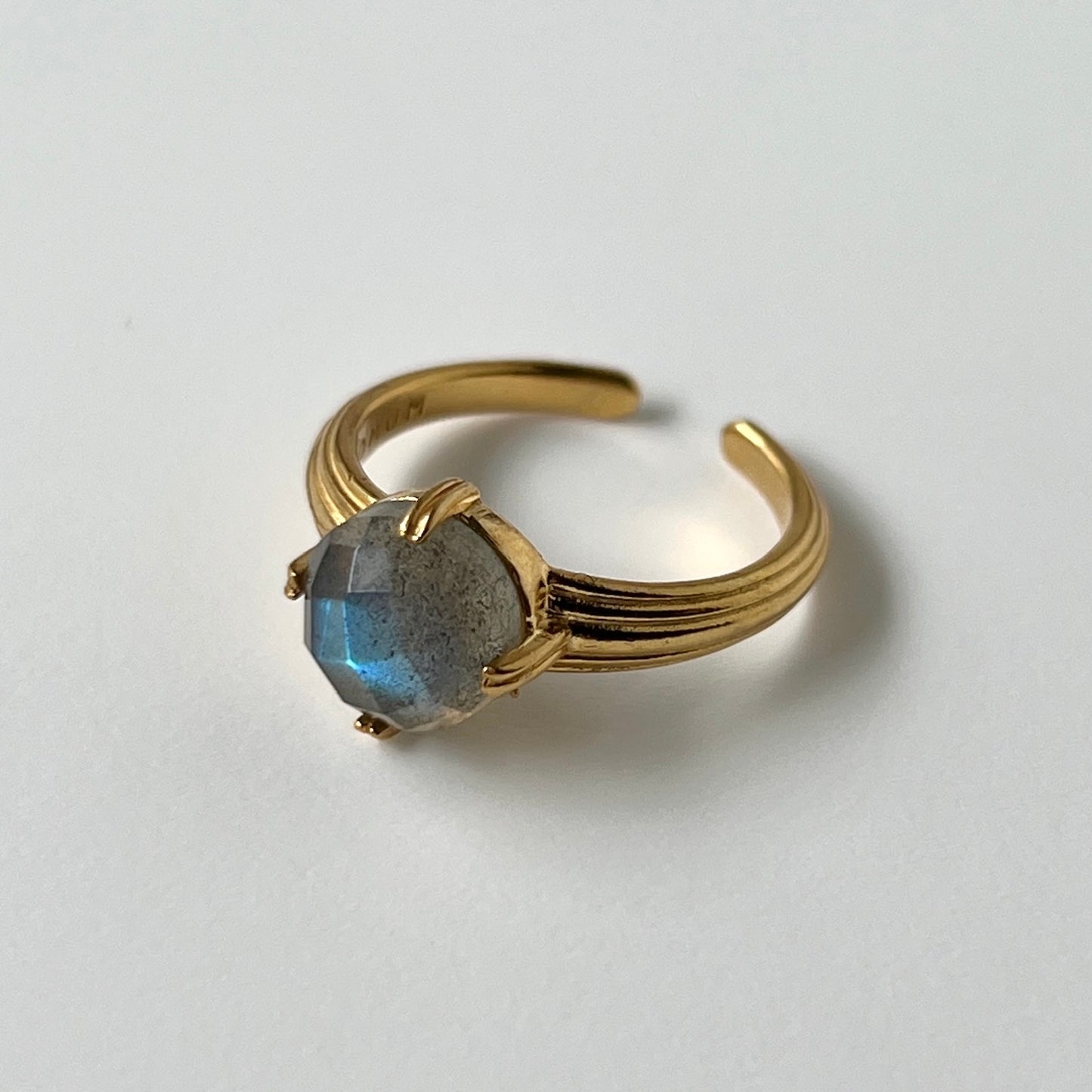 [ labradorite (rose cut) ] croissant gold