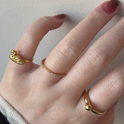 [ gold ] swan pinky