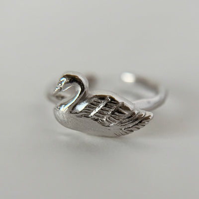 [ silver ] swan pinky