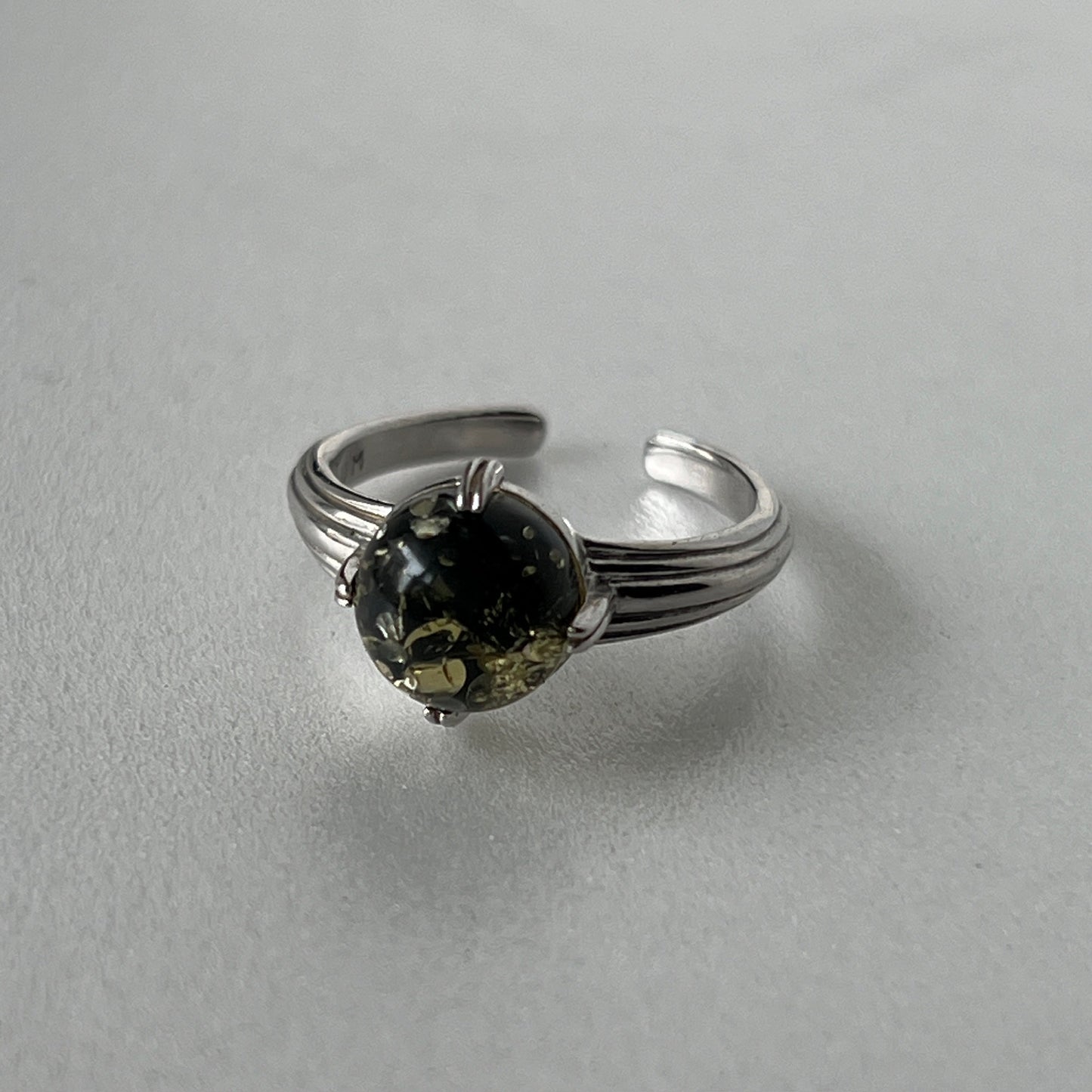 [ black amber ]  croissant silver