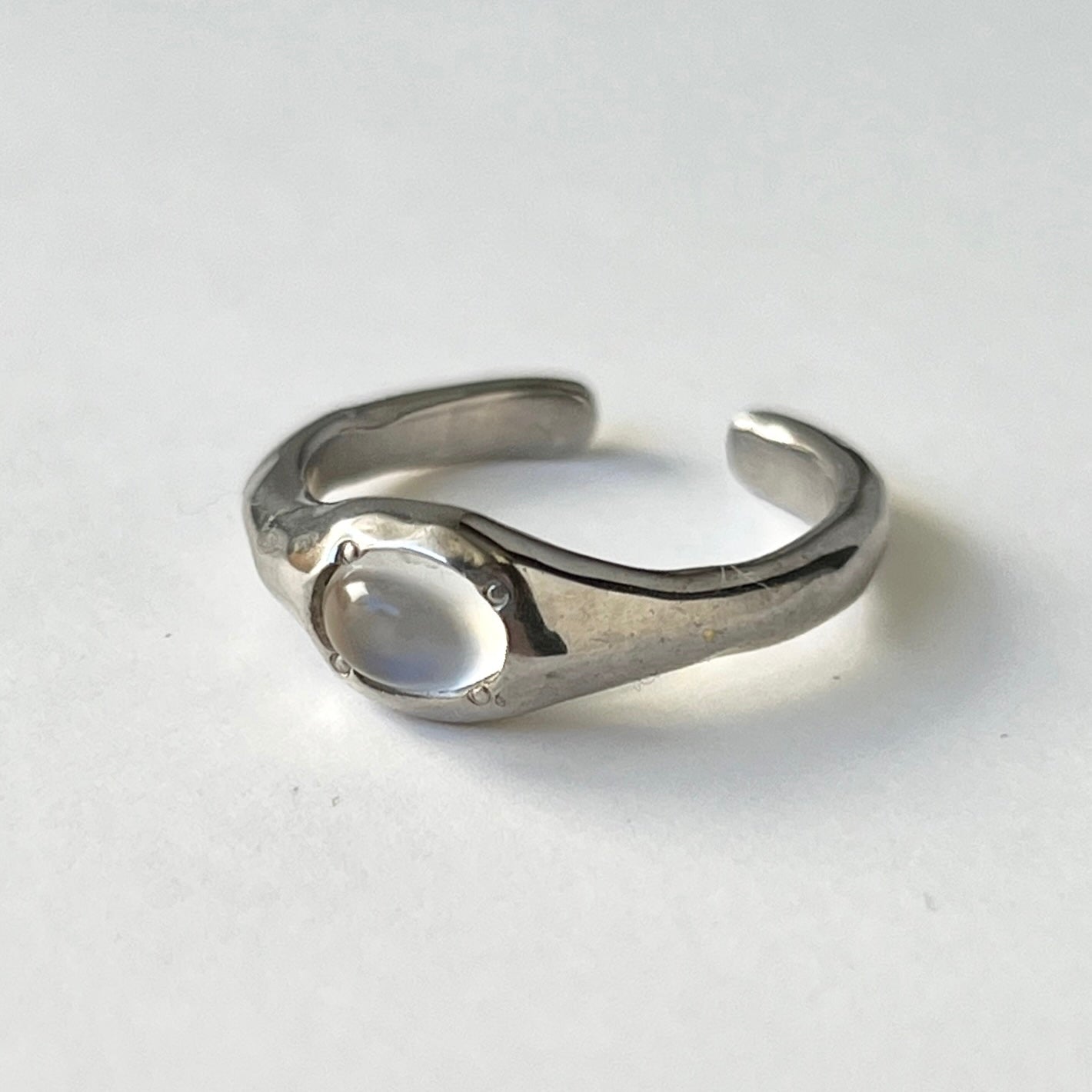 [ royal blue moon stone ] pebble silver [ free size ]