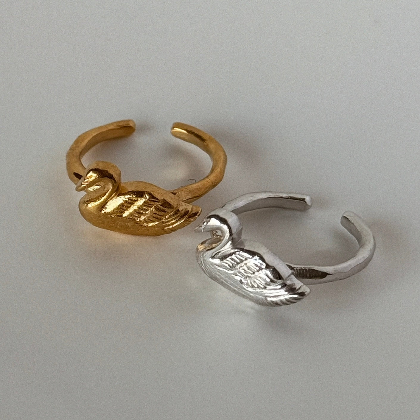 [ gold ] swan pinky