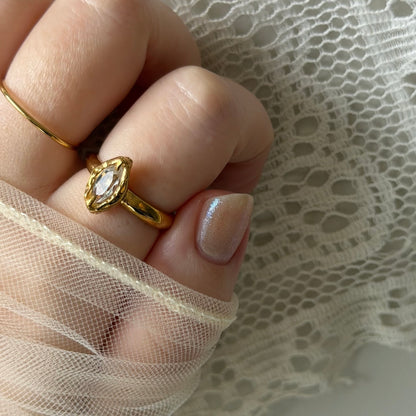 [ white topaz ] marquis stone gold