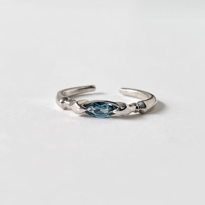 [ london blue topaz ] polar star silver