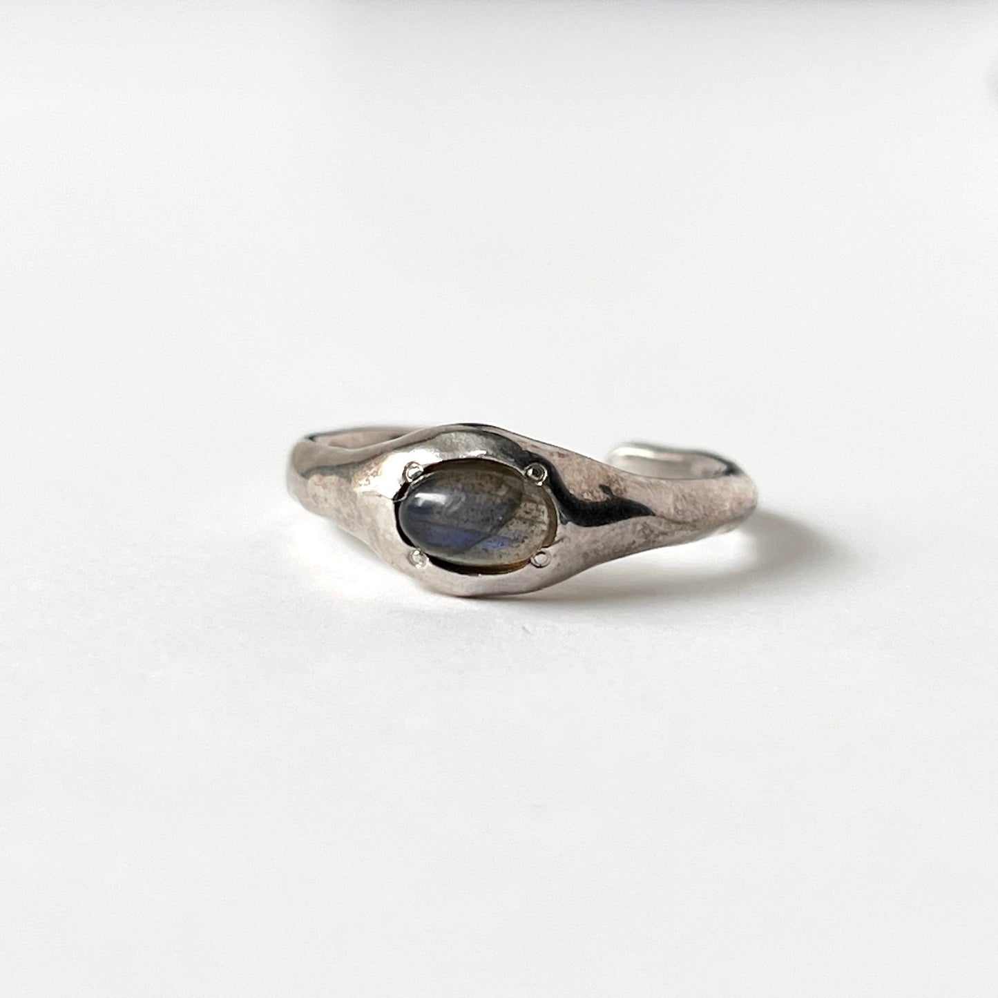 [ light blue labradorite ] pebble silver
