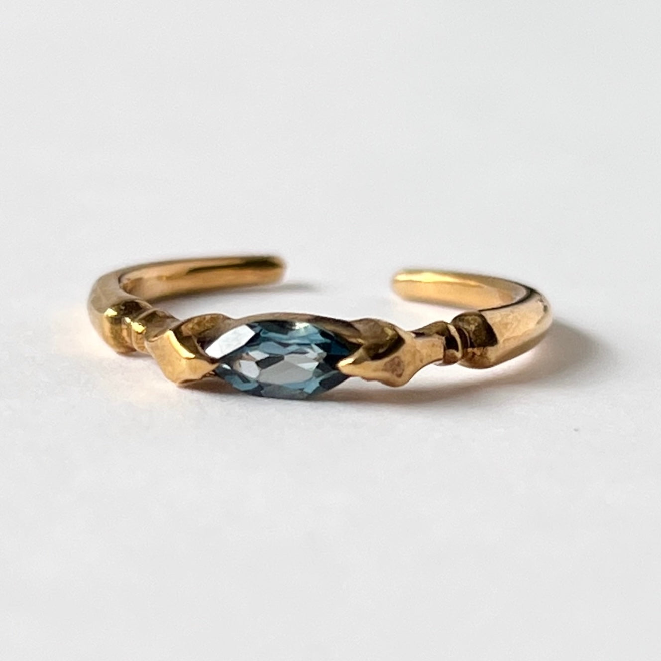 [ london blue topaz ] polar star gold