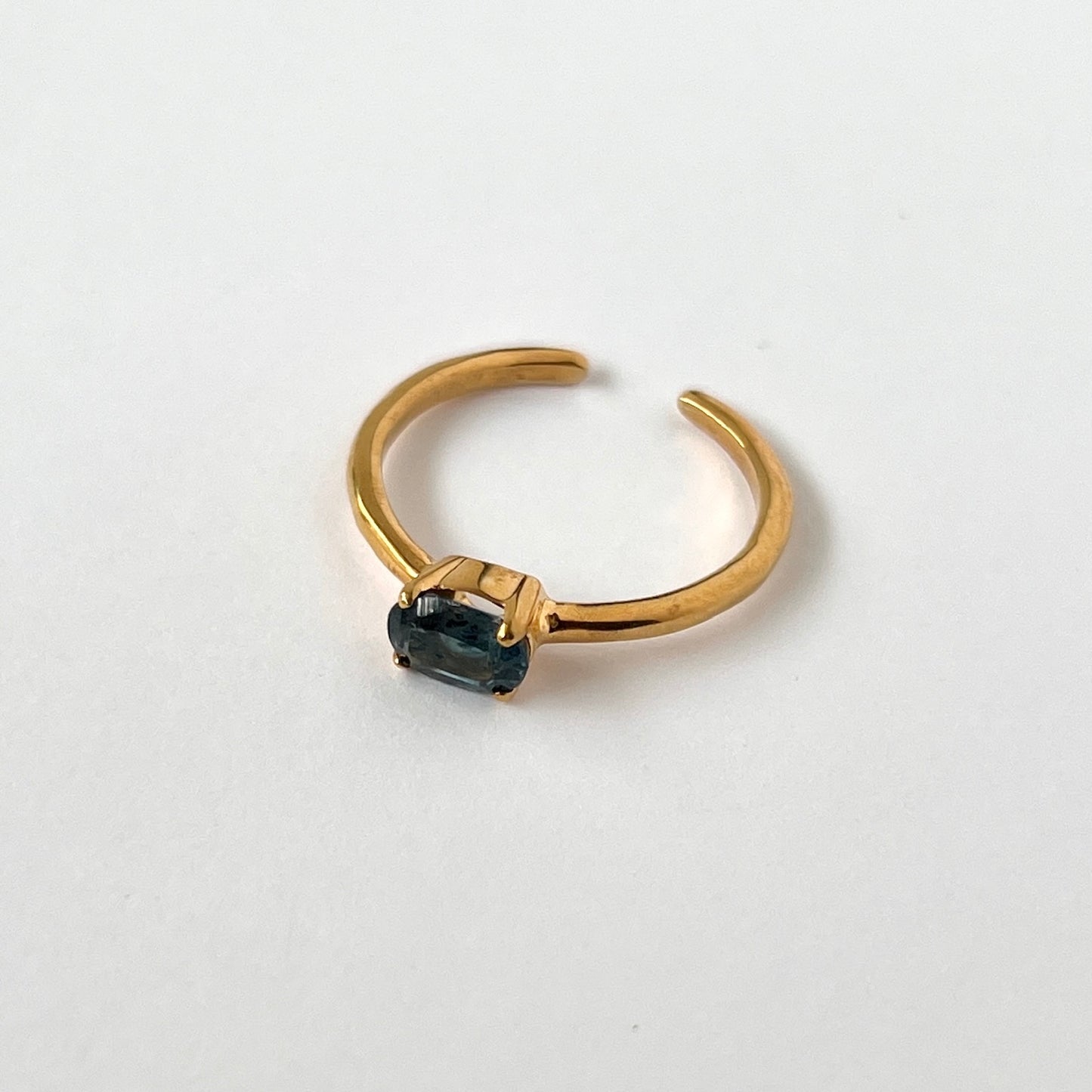 [ indigo blue kyanite ] oval faceted cut ring  gold [ free size ]