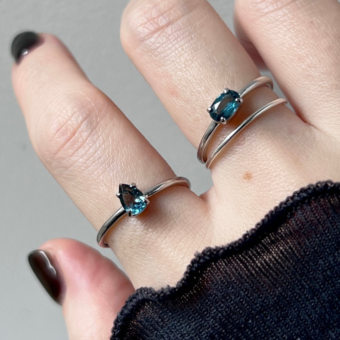 [ indigo blue kyanite ] oval faceted cut ring  silver
