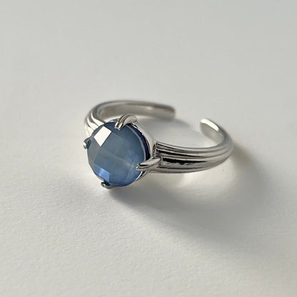 [ lapis lazuli x white shell (multi-faceted) ] croissant silver
