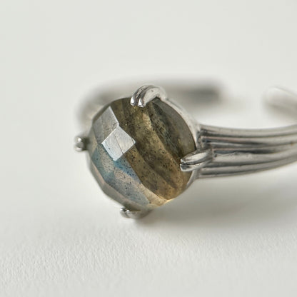 [ labradorite (rose cut) ] croissant silver