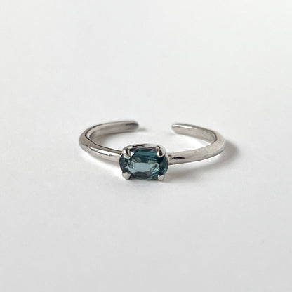 [ indigo blue kyanite ] oval faceted cut ring  silver