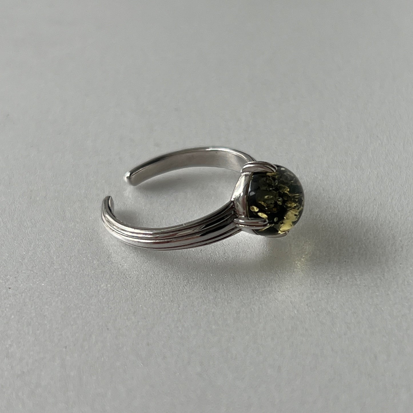 [ black amber ]  croissant silver