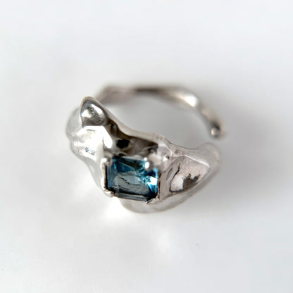 [ light blue glass ]  melt ring  silver